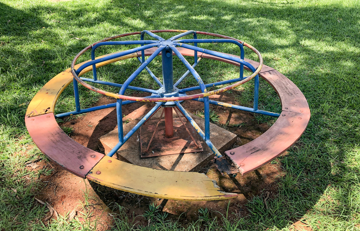 A broken-down spinner.